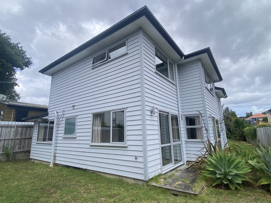 43 Nikau Street, New Lynn, Auckland - Carousel 2