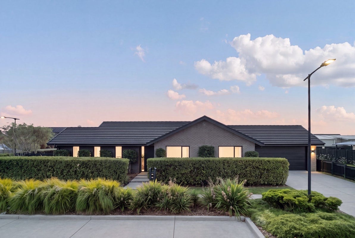 24 Lulu Avenue, Chartwell, Hamilton - Carousel 1