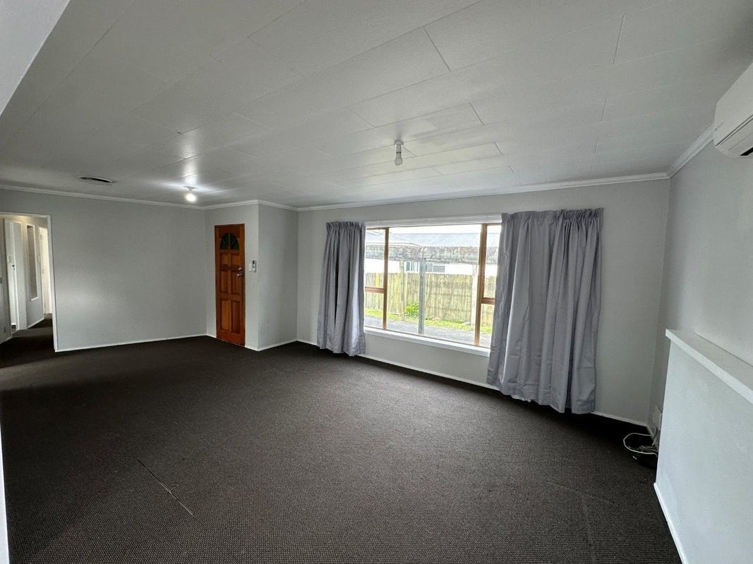 16 Coventry Road, Melville, Hamilton - Carousel 2