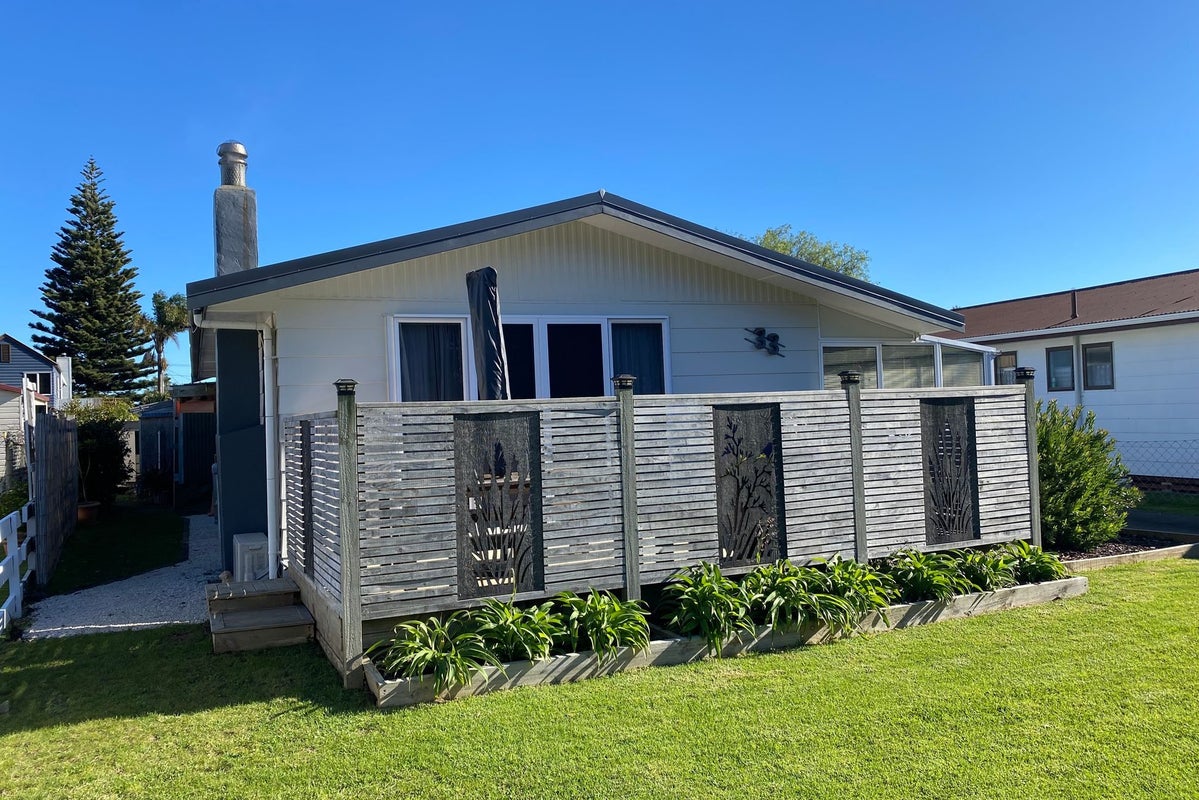 33 West Crescent, Te Puru, Thames - Carousel 2
