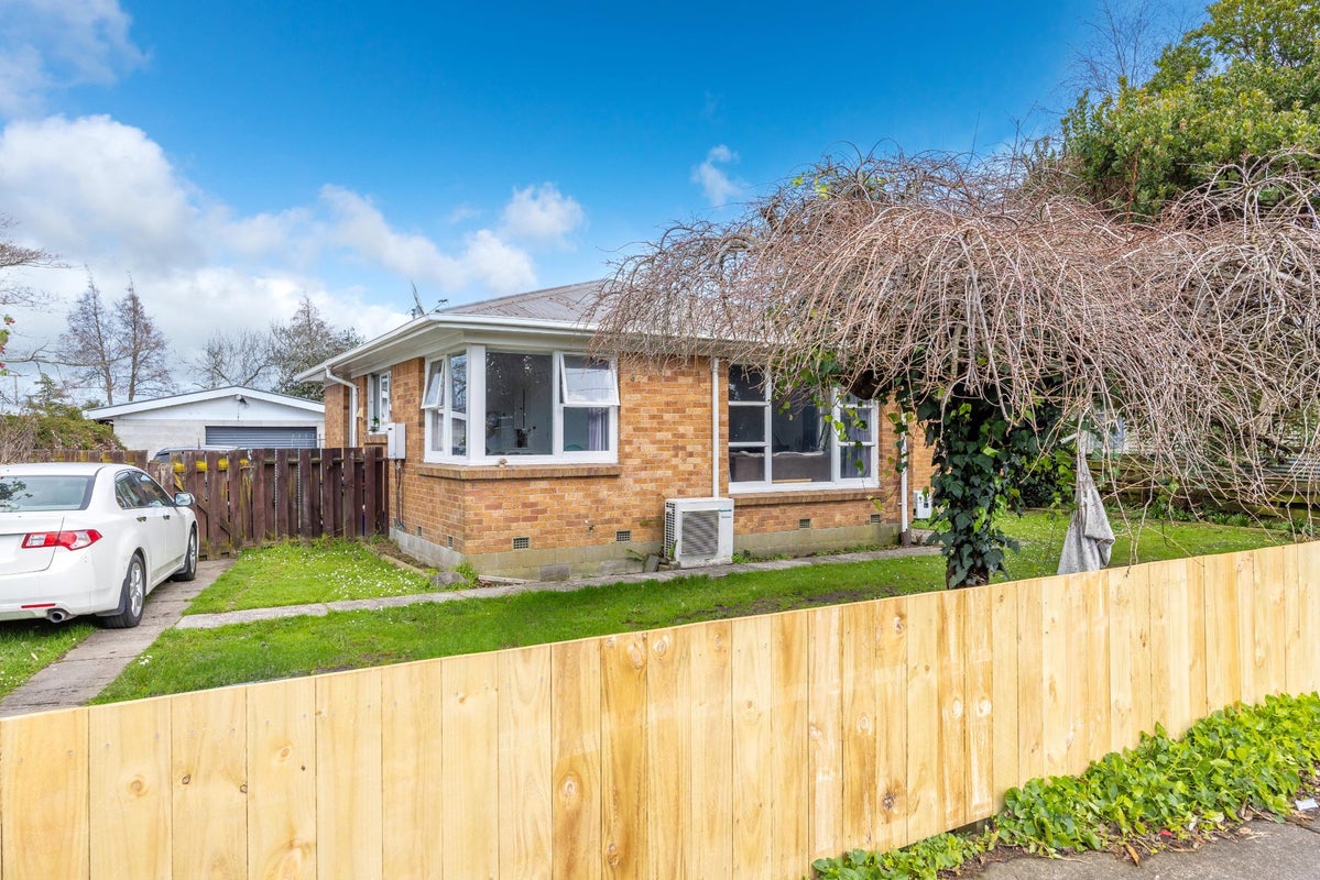 75 Avalon Drive, Nawton, Hamilton - Carousel 1