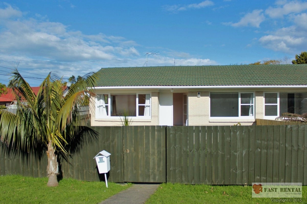 2/26 Wolsley Avenue, Milford, Auckland - Carousel 18