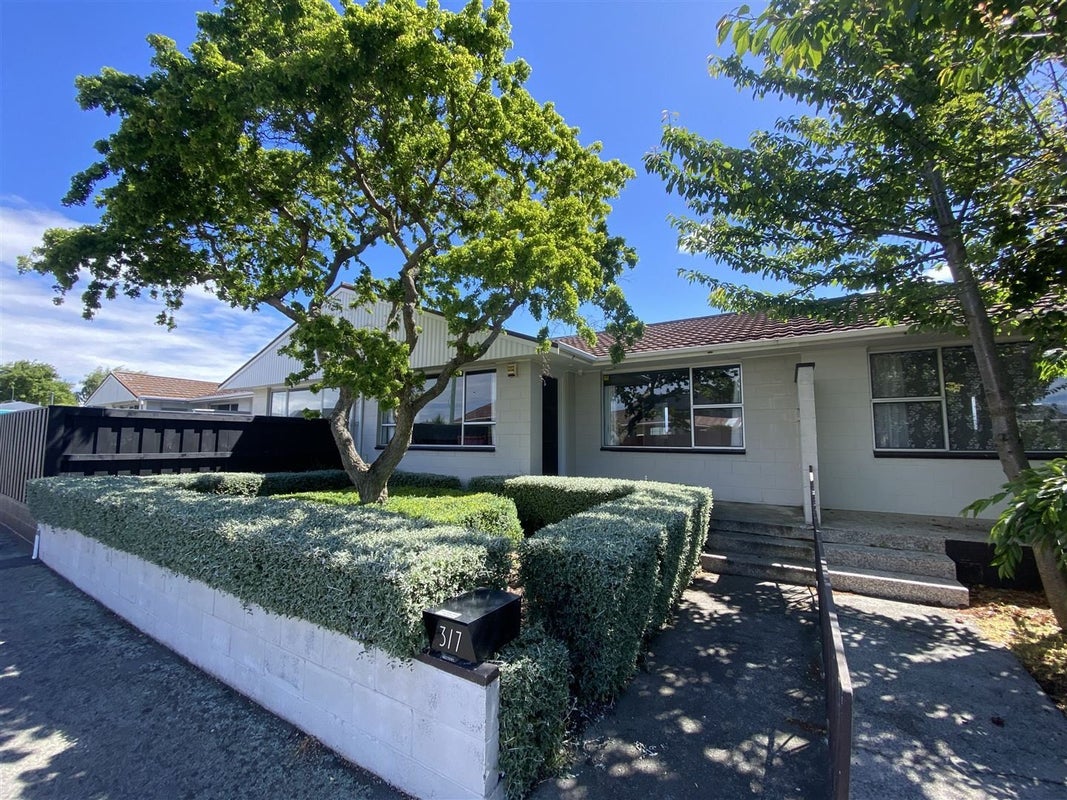 2/7 Dover Street, St Albans, Christchurch - Carousel 1
