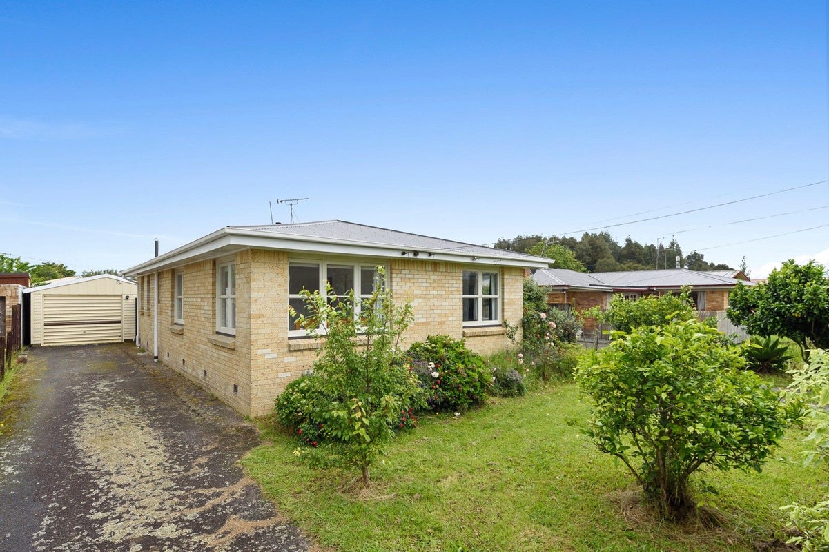 17 Beech Crescent, Hillcrest, Hamilton - Carousel 2