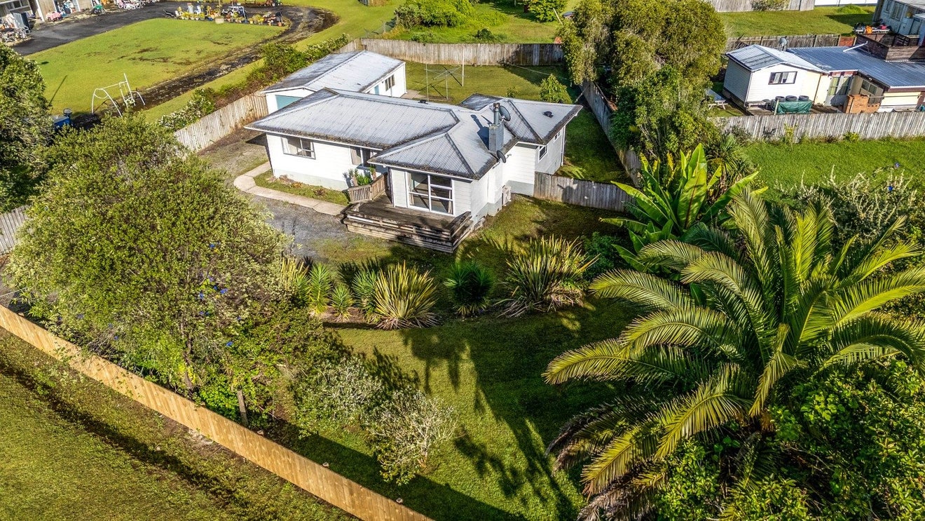 19 Neumann Street, Kawakawa, Kawakawa - Carousel 2