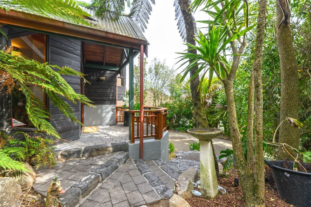 6 Royal Viking Way, Lynfield, Auckland - Carousel 2