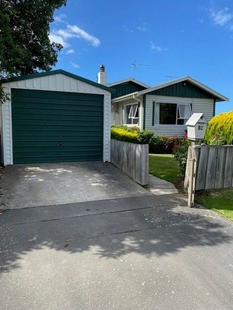 16 Bank Street, Amberley, Amberley - Carousel 2