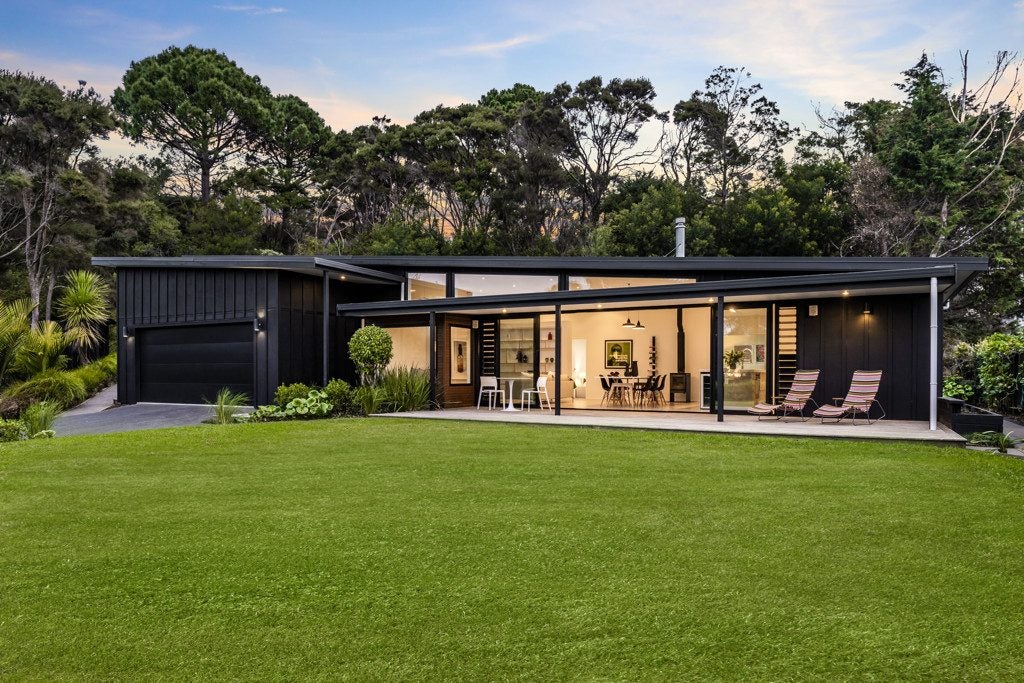 14 Eastvale Close, Greenhithe, Auckland - Carousel 1