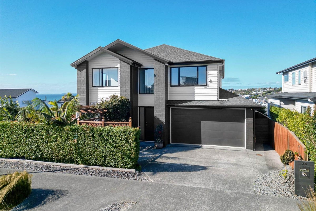 24 Bearing Parade, Long Bay, Auckland - Carousel 1