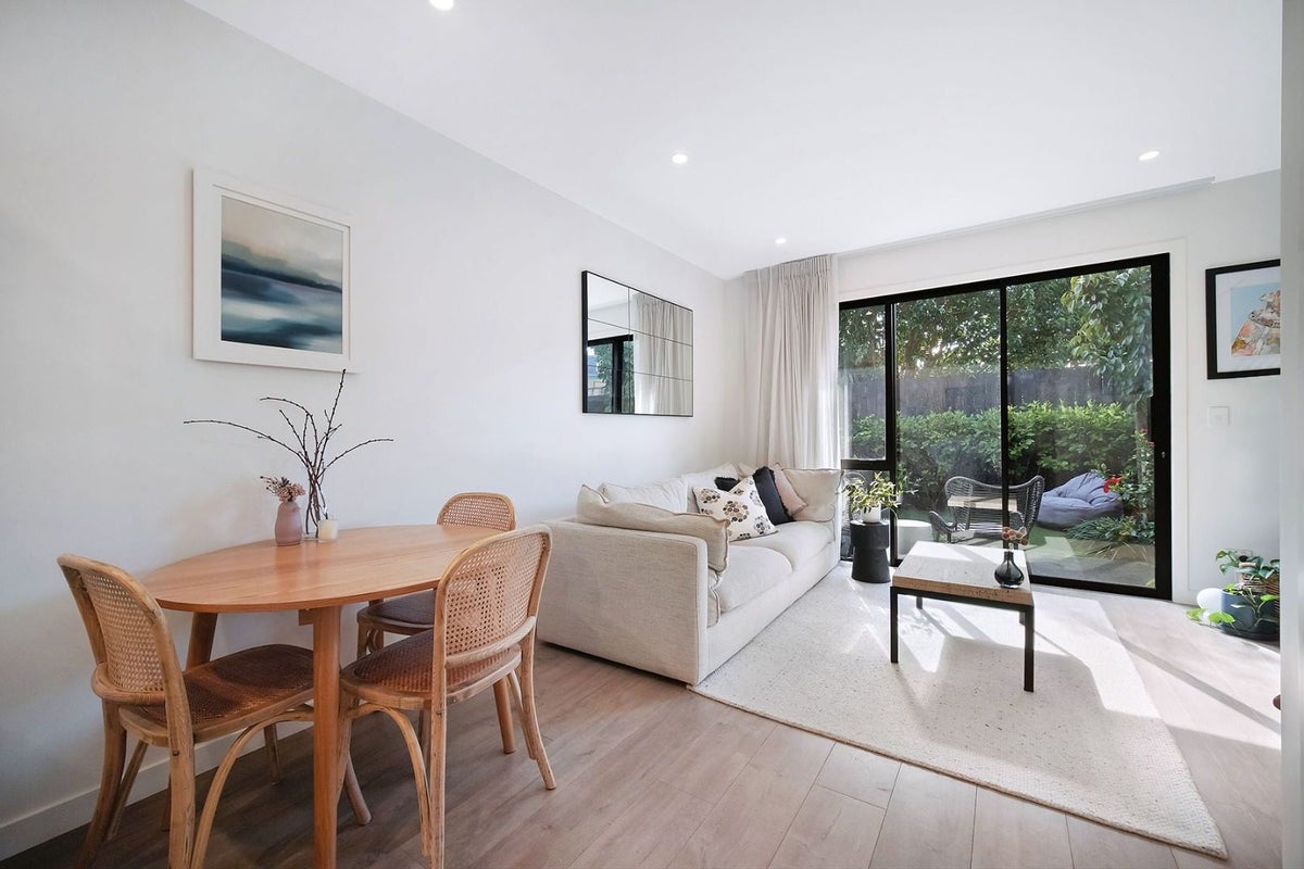 4/598 Te Atatu Road, Te Atatu Peninsula, Auckland - Carousel 2