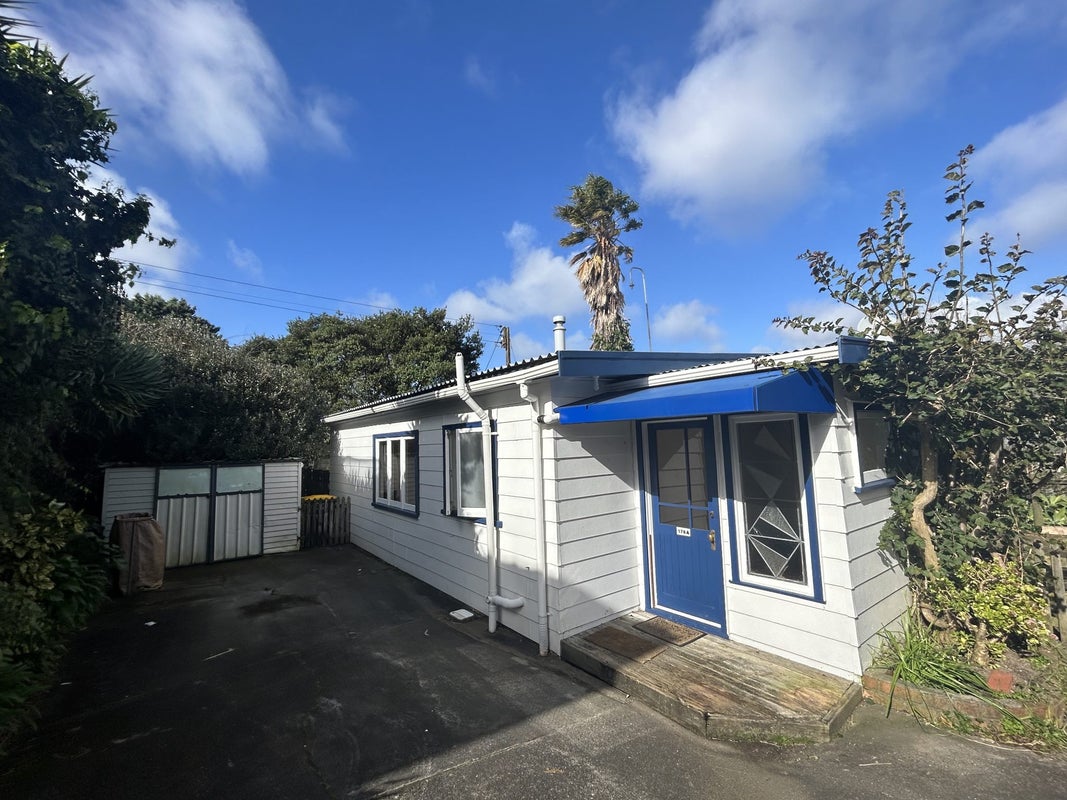 1/178 Waimumu Road, Massey, Auckland - Carousel 1