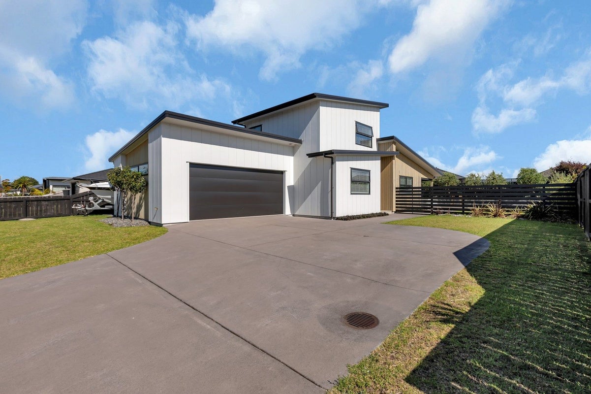 11 Olney Court, One Tree Point, Whangarei - Carousel 1