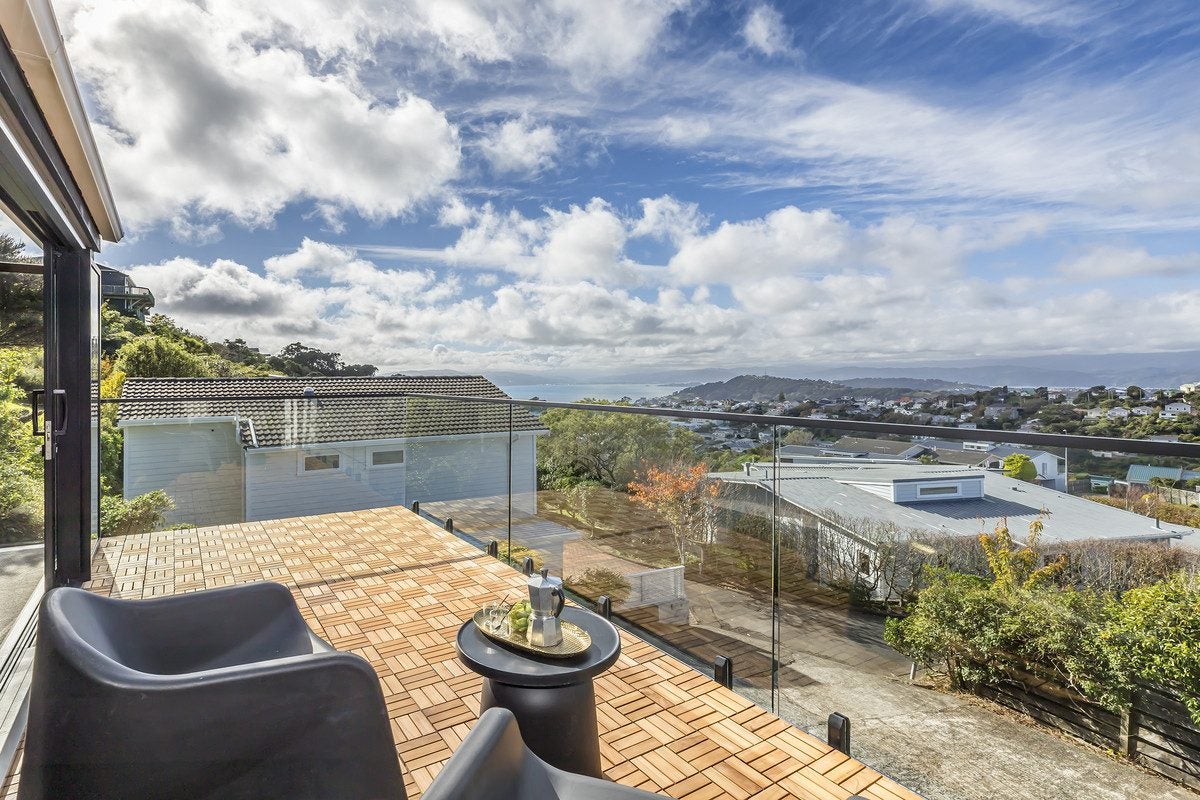 7 Atlanta Grove, Brooklyn, Wellington - Carousel 1
