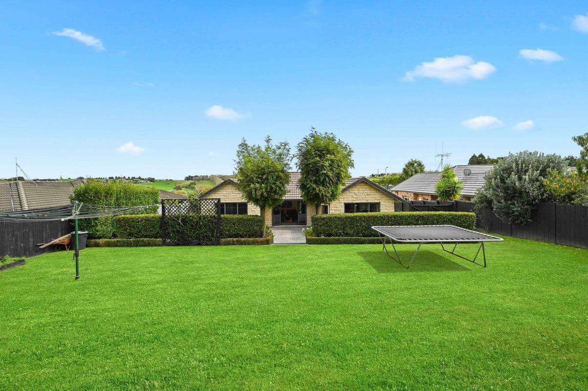 3 Palm Grove Drive, Western Heights, Hamilton - Carousel 2