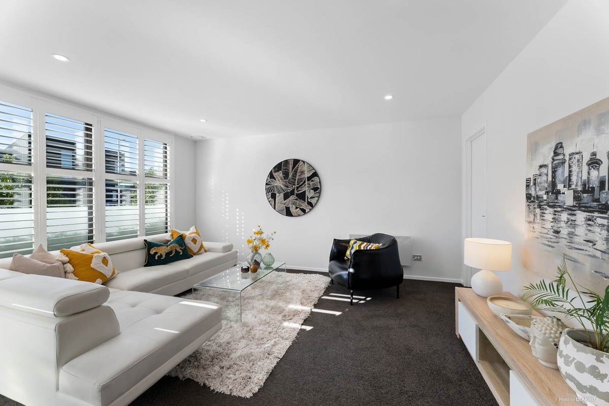 9 Hastings Street, Hobsonville, Auckland - Carousel 2
