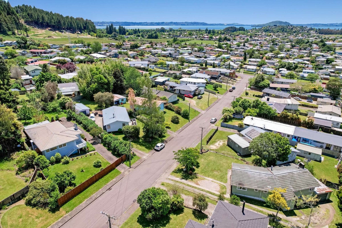 16A Robin Street, Selwyn Heights, Rotorua - Carousel 16