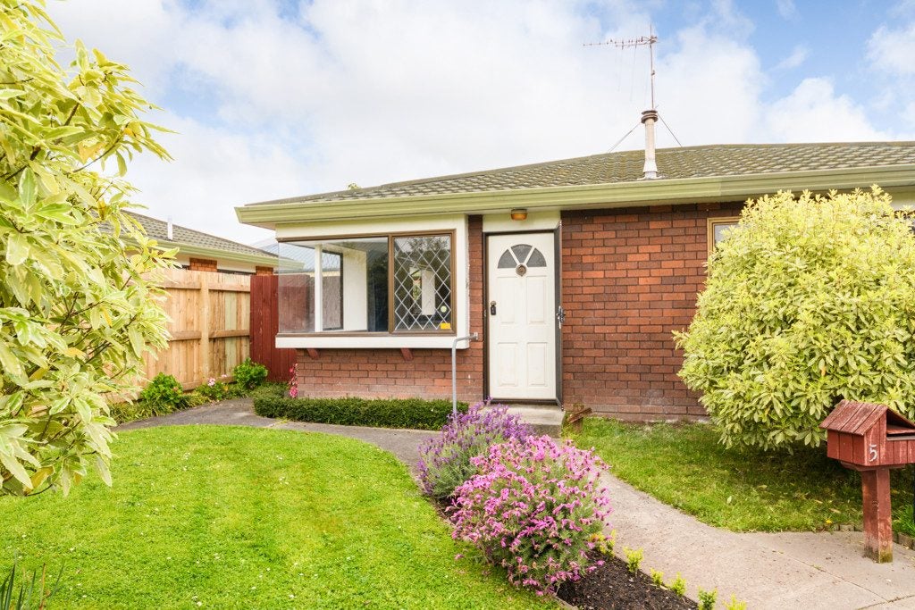 5 Edgecombe Court, Roslyn, Palmerston North - Carousel 17