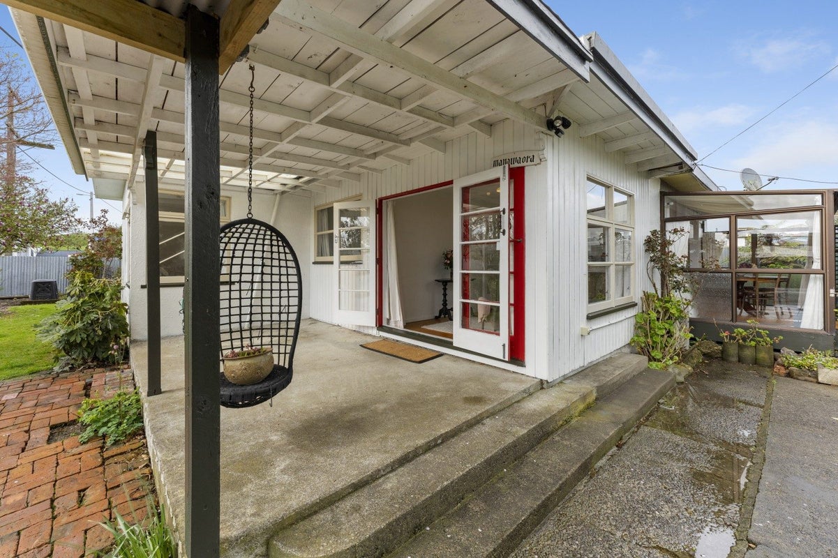 12 Queen Street, Pahiatua - Carousel 1