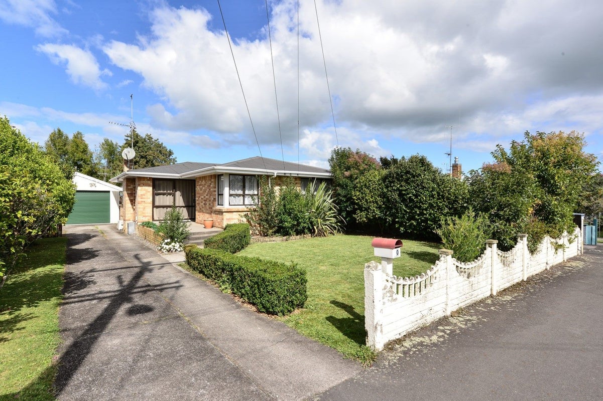 30 Bruce Avenue, Glenview, Hamilton - Carousel 1