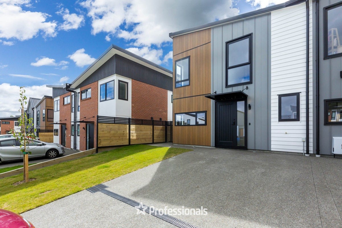 13 Dovey Katene Horvath Street, Wallaceville, Upper Hutt - Carousel 2