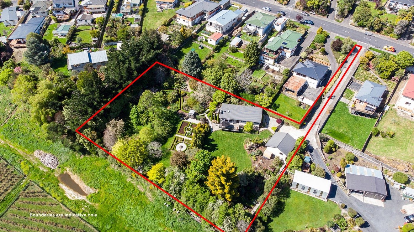 97 Martin Road, Fairfield, Dunedin - Carousel 1