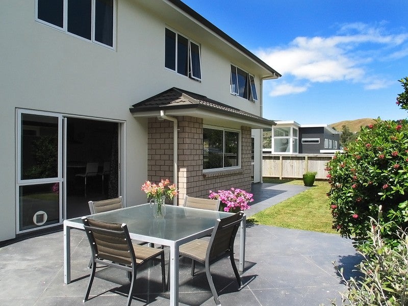 20 Flotilla Place, Whitby, Porirua - Carousel 2