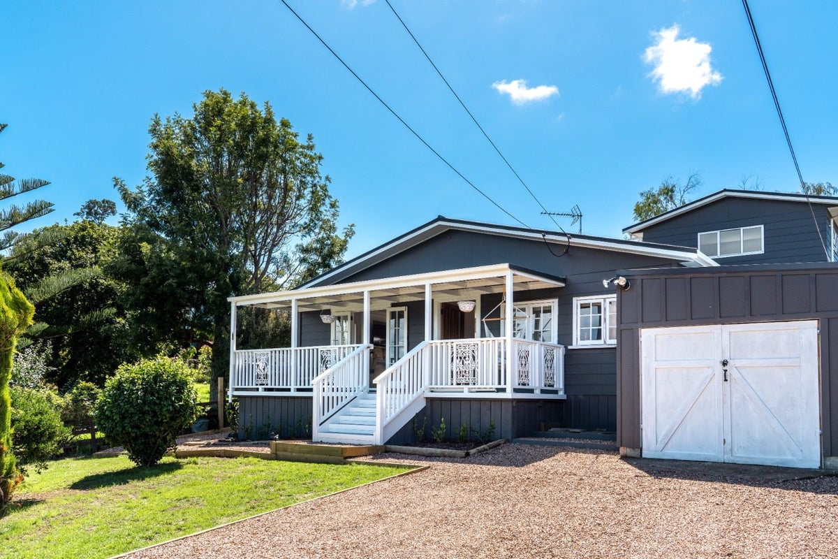 25 Alison Road, Surfdale, Waiheke Island - Carousel 17