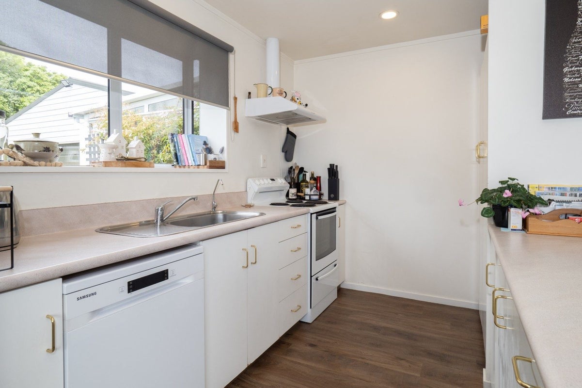 77 Morris Road, Newland, Ashburton - Carousel 2
