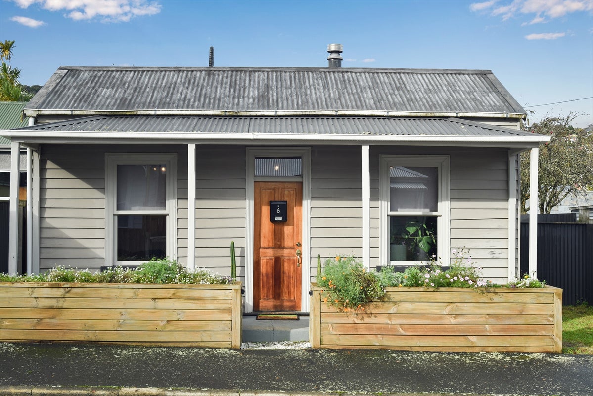 6 Coburn Avenue, North East Valley, Dunedin - Carousel 1