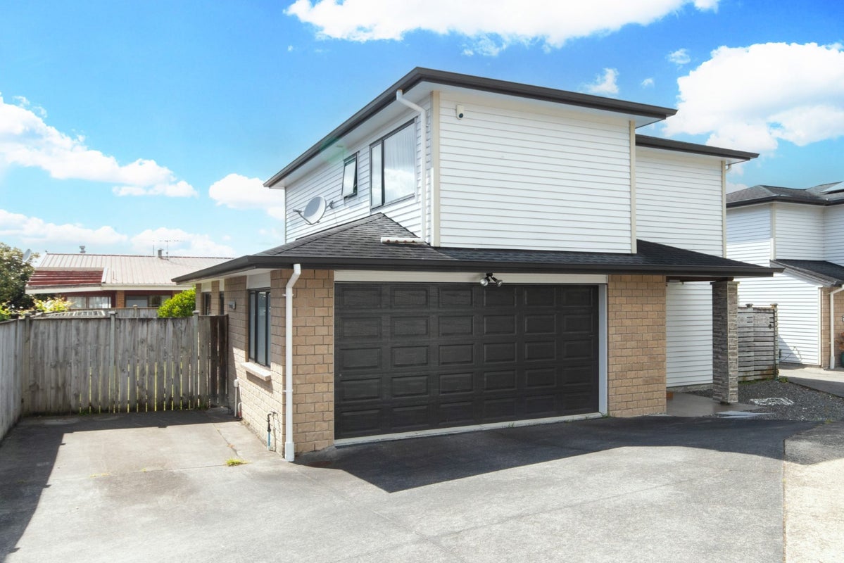 17B Nui Mana Place, Te Atatu South, Auckland - Carousel 2