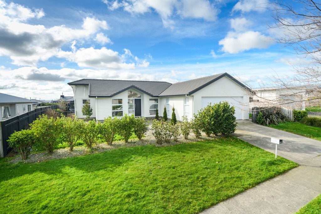 175 Pacific Drive, Fitzherbert, Palmerston North - Carousel 23