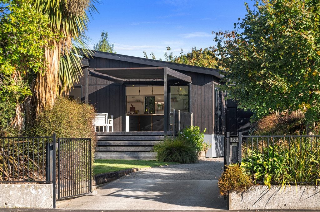 123 Clarendon Terrace, Woolston, Christchurch - Carousel 1