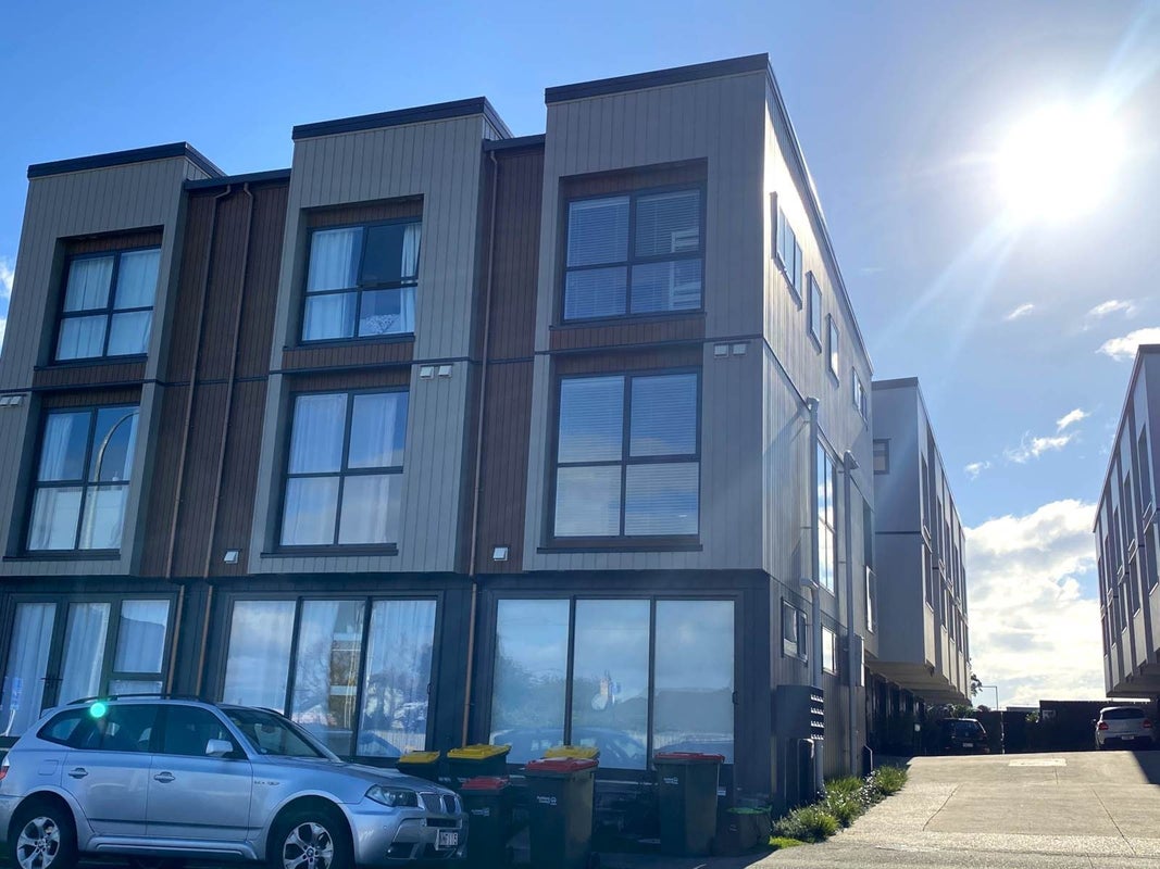 3/14 Williamson Avenue, Belmont, Auckland - Carousel 1