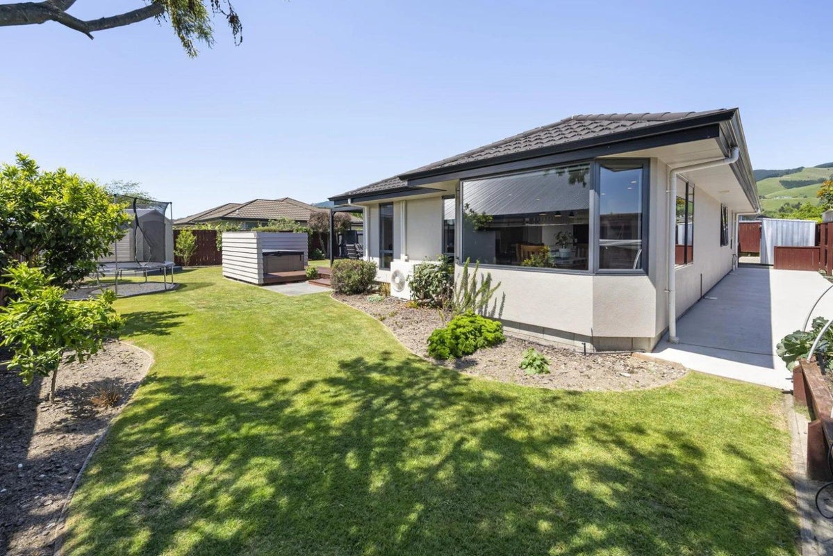 11 Daelyn Drive, Richmond, Richmond - Carousel 1