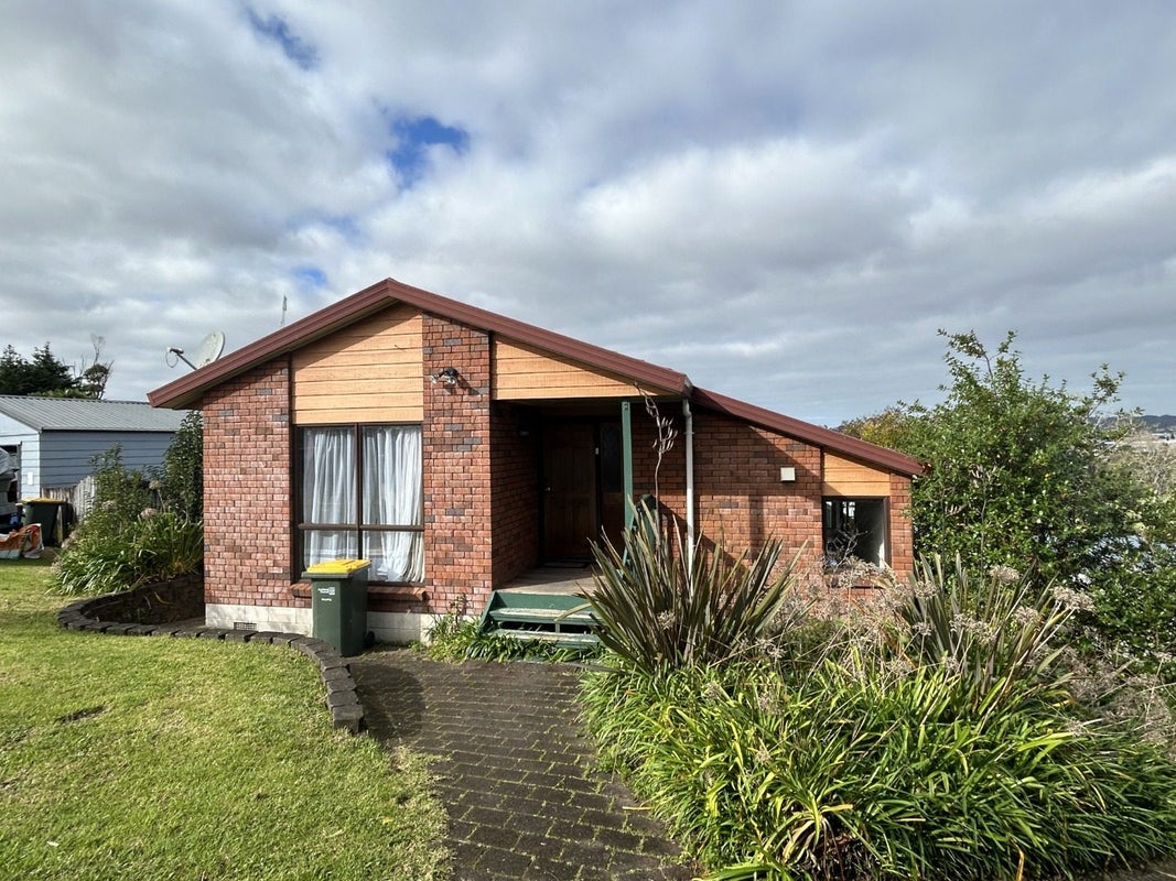 23 Miriam Corban Heights, Henderson, Auckland - Carousel 1