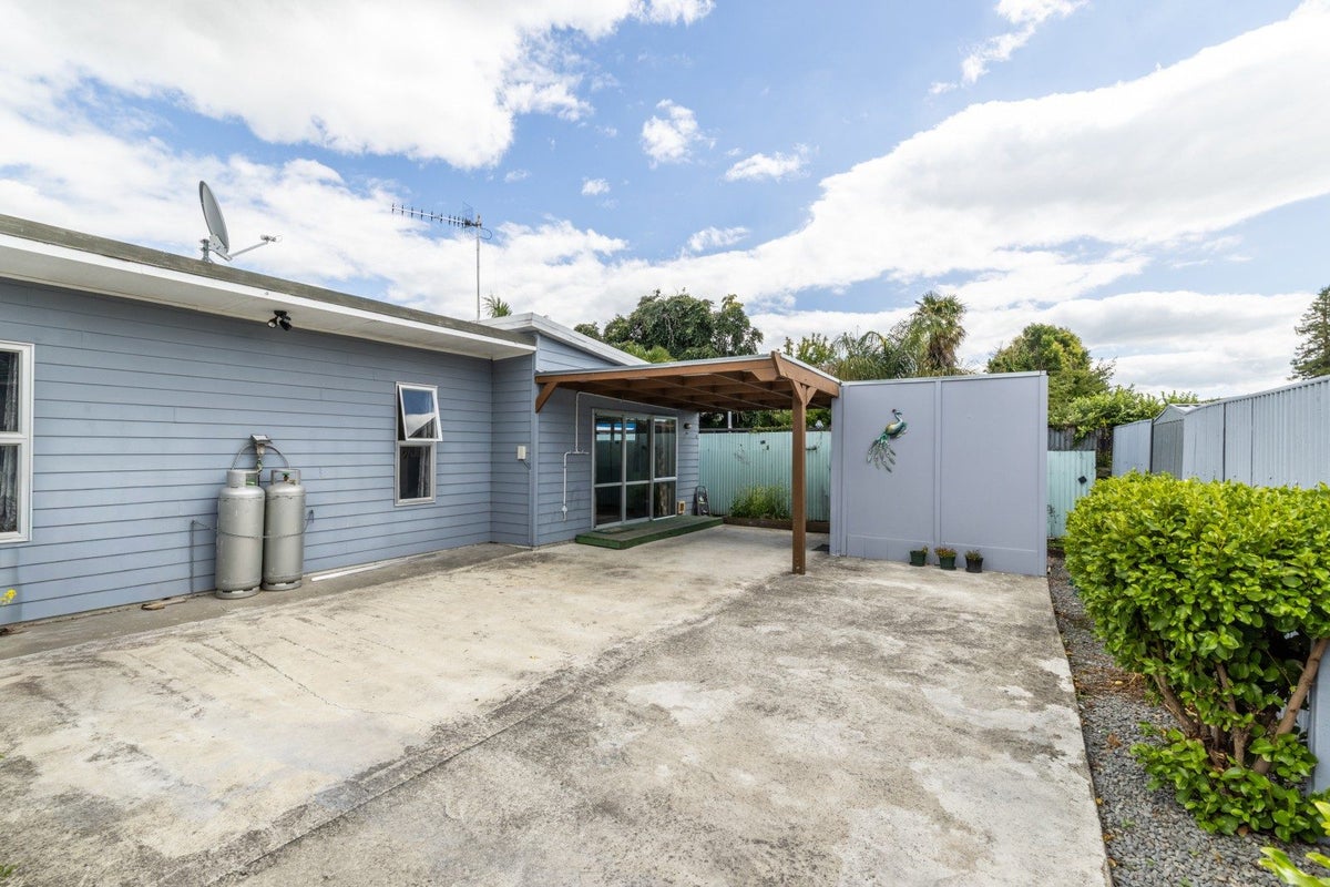 3/304 Grays Road, Saint Leonards, Hastings - Carousel 1