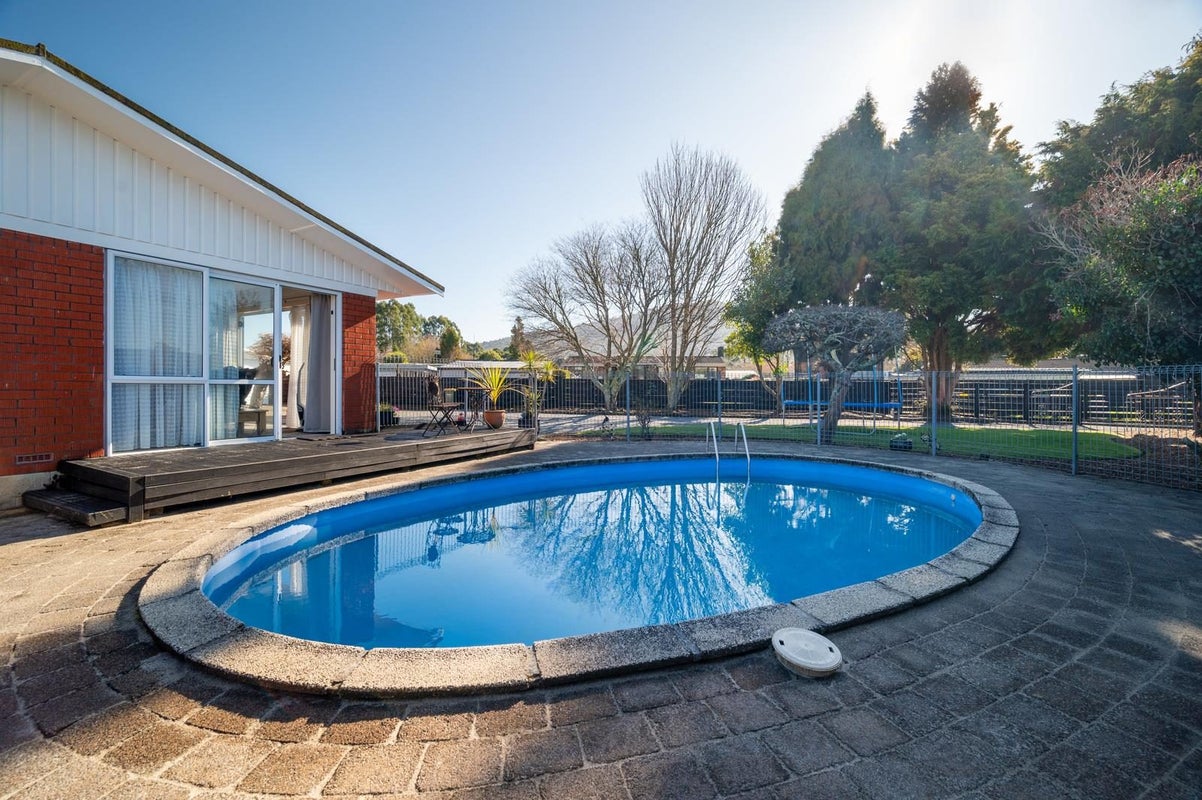 8 Kamahi Place, Pukehangi, Rotorua - Carousel 1