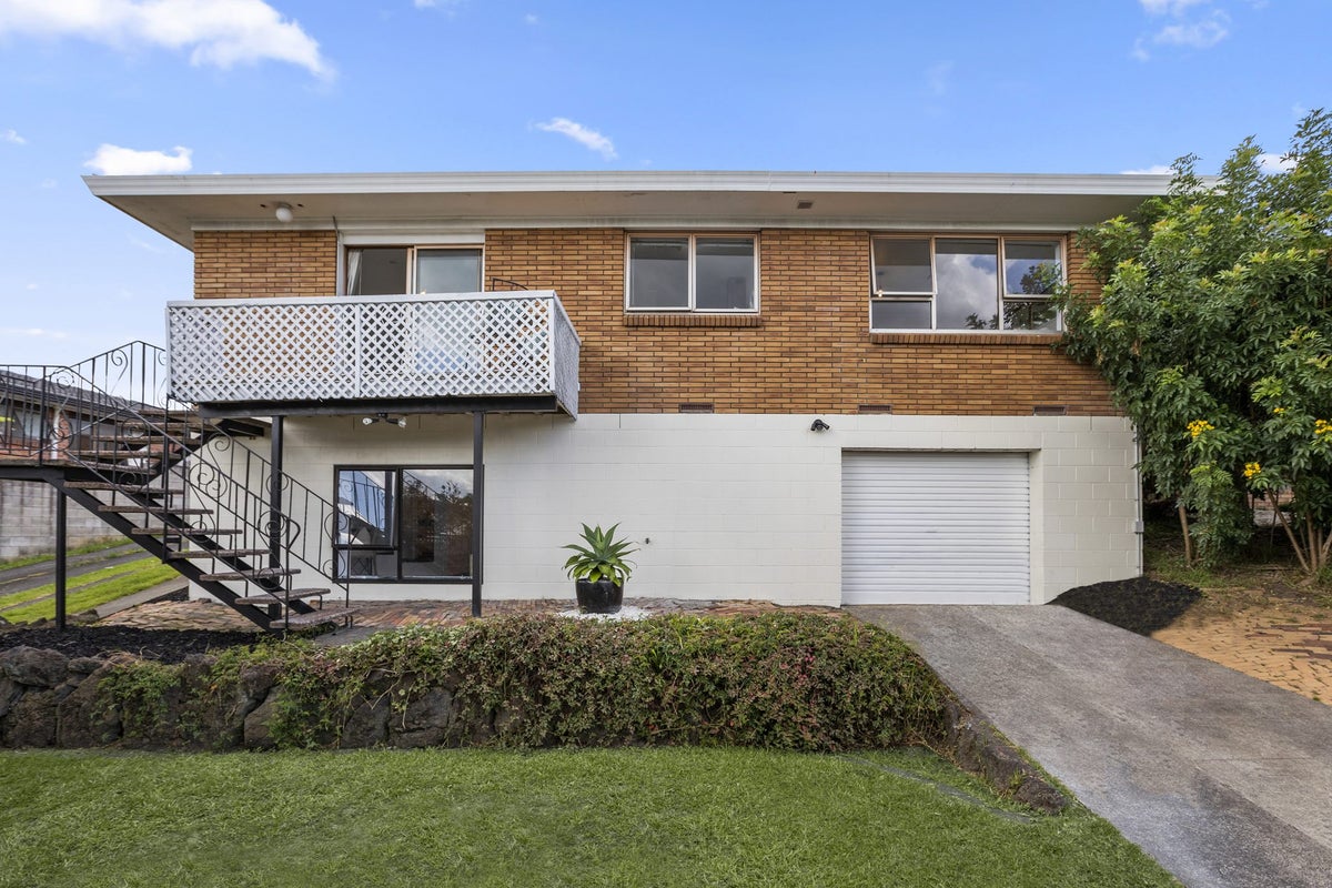 1/28 Prince Regent Drive, Half Moon Bay, Auckland - Carousel 2