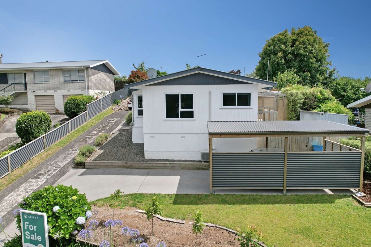 15A Glenfield Place, Brookfield, Tauranga - Carousel 1
