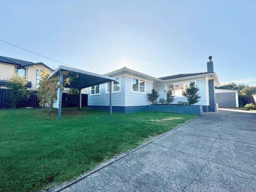372 Main Road, Huapai, Kumeu - Carousel 1