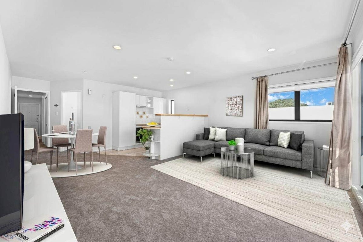 6/5 Cook Street, Howick, Auckland - Carousel 1