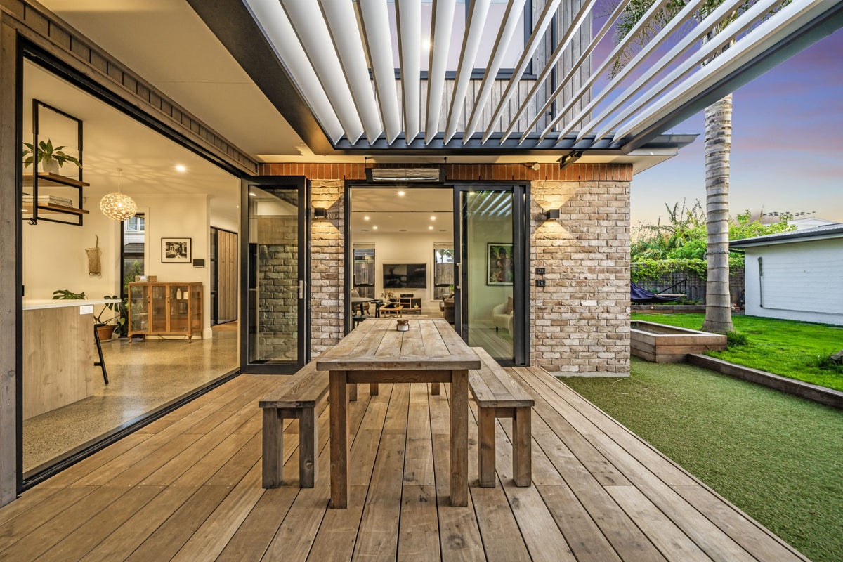 262B Point Chevalier Road, Point Chevalier, Auckland - Carousel 2