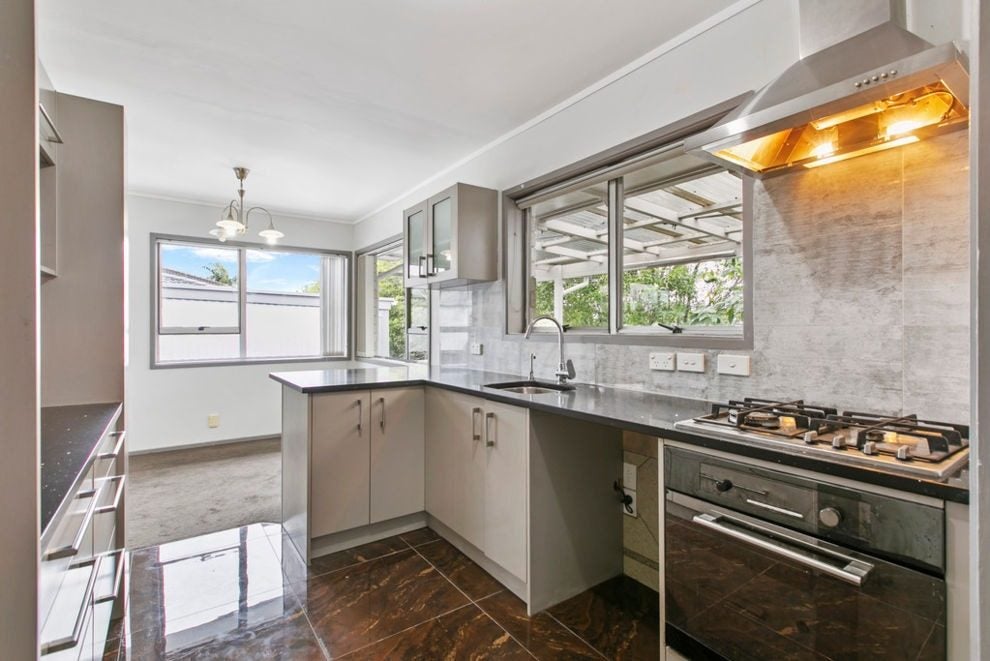 1/12 Park Estate Road, Rosehill, Papakura - Carousel 2
