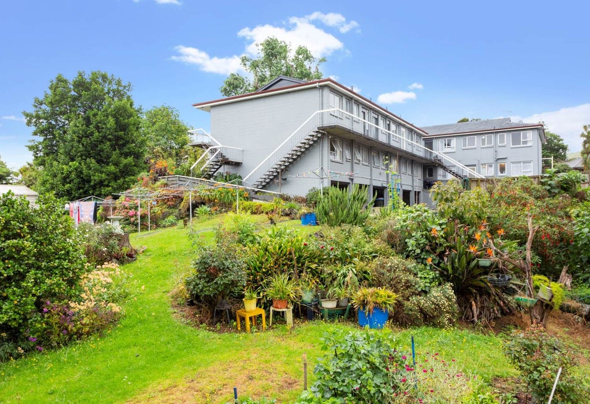 10/2 Fairview Road, Papatoetoe, Auckland - Carousel 12