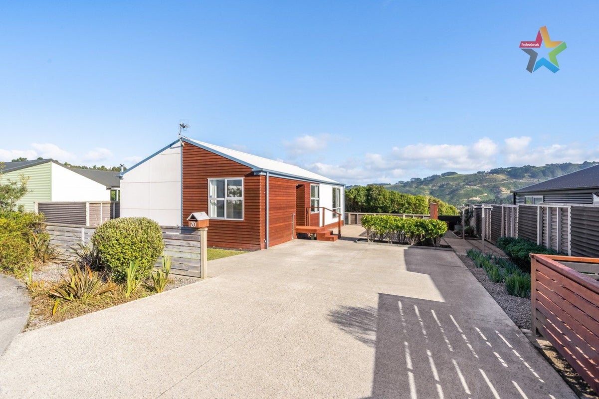 20 Otonga Heights, Maungaraki, Lower Hutt - Carousel 1