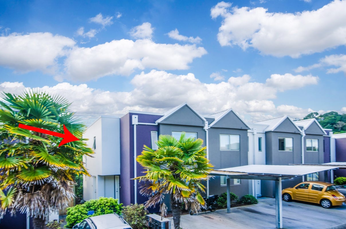 36B/21 Hunters Park Drive, Three Kings, Auckland - Carousel 1
