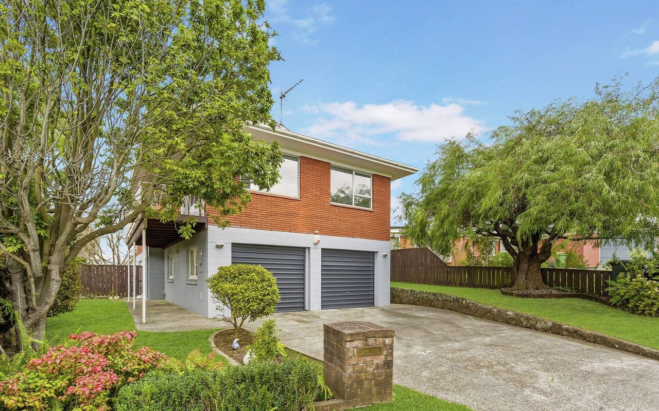18 Leewood Place, Pakuranga Heights, Auckland - Carousel 1