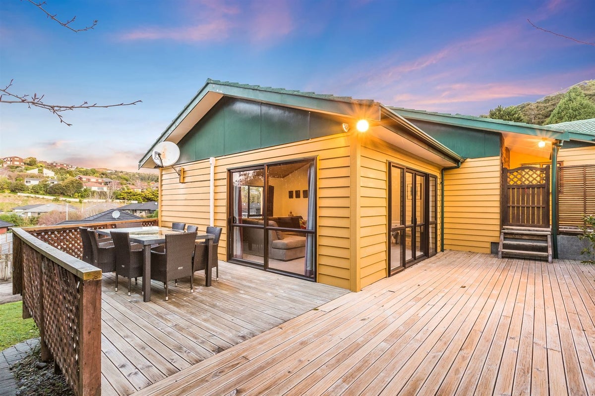 7 Ration Lane, Whitby, Porirua - Carousel 1