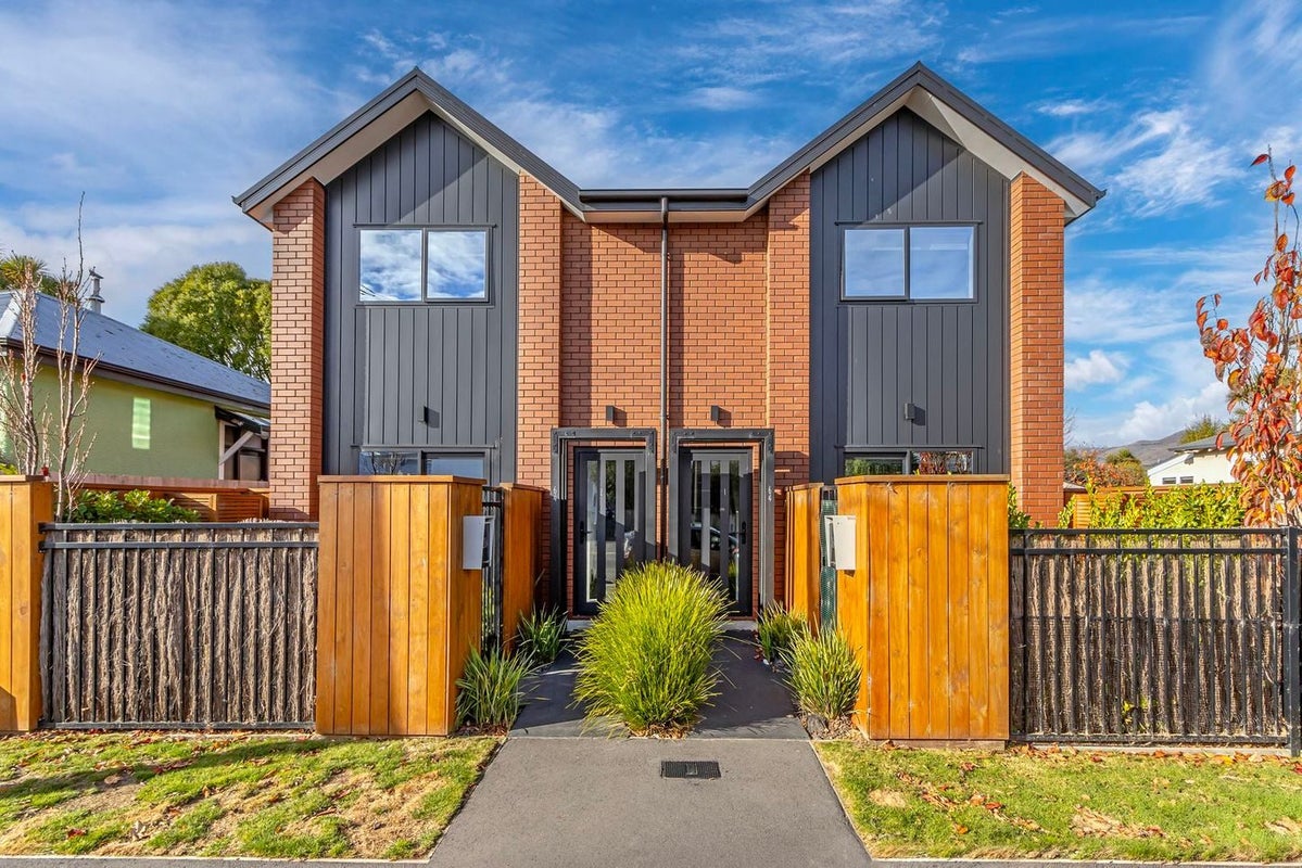 2/64 Longfellow Street, Sydenham, Christchurch - Carousel 1