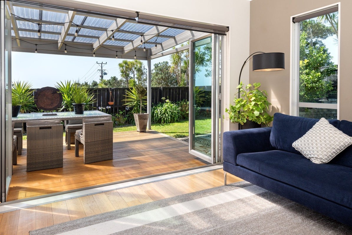 37 Liberty Crescent, Beachlands, Auckland - Carousel 2